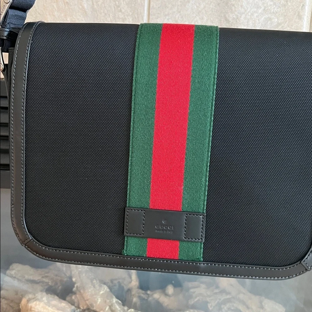🖤 AUTHENTIC GUCCI Techno Canvas Web Messenger Bag – Black 🖤